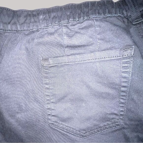 Torrid black stretchy comfy cuffed shorts!! - Picture 6 of 9